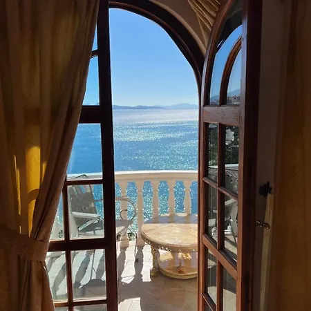 Monte Cristo Hotel - Rooftop Pool 4* Sarande