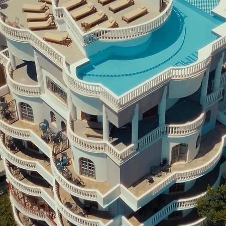 Monte Cristo Hotel - Rooftop Pool 4* Sarande