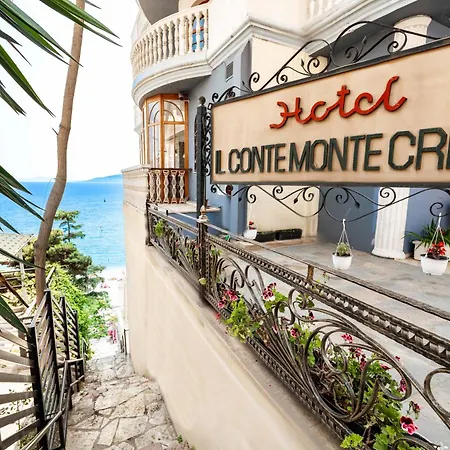 Monte Cristo Hotel - Rooftop Pool Hotel