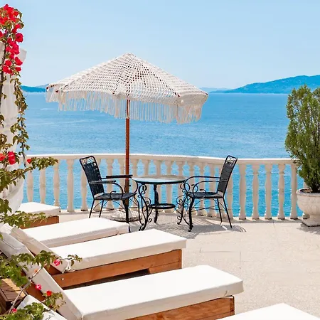 Monte Cristo Hotel - Rooftop Pool 4*